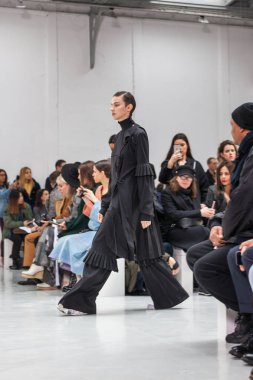 Anne Sofie Madsen sonbahar/kış 2017/2018 gösteri