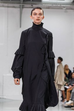 Anne Sofie Madsen sonbahar/kış 2017/2018 gösteri