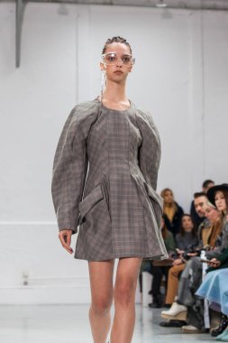 Anne Sofie Madsen sonbahar/kış 2017/2018 gösteri