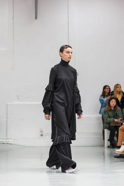 Anne Sofie Madsen Otoño / Invierno 2017 / 2018 show — Foto de Stock