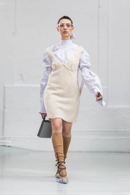 Anne Sofie Madsen sonbahar/kış 2017/2018 gösteri