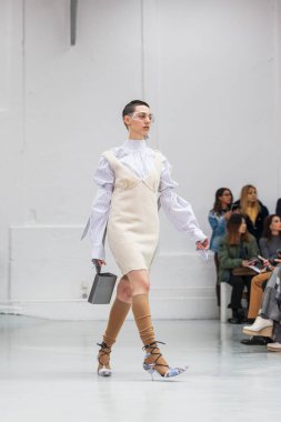 Anne Sofie Madsen sonbahar/kış 2017/2018 gösteri