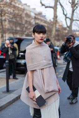 Kozue Rick Owens Paris'te giyen Akimoto