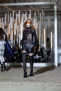 Luis Buchinho sonbahar/kış 2017 Show'da model