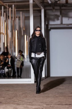 Luis Buchinho sonbahar/kış 2017 Show'da model