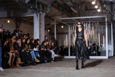 Luis Buchinho sonbahar/kış 2017 Show'da model