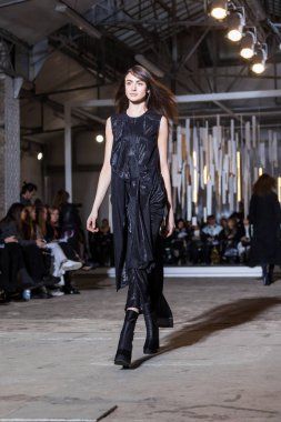 Luis Buchinho sonbahar/kış 2017 Show'da model