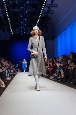 Pascal darı sonbahar/kış 2017 Show'da model