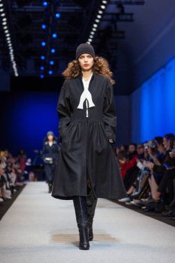 Pascal darı sonbahar/kış 2017 Show'da model