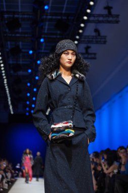 Pascal darı sonbahar/kış 2017 Show'da model