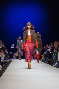 Pascal darı sonbahar/kış 2017 Show'da model