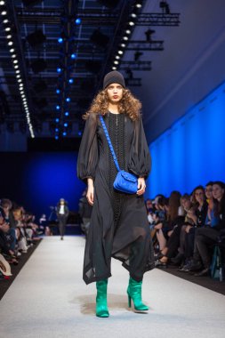 Pascal darı sonbahar/kış 2017 Show'da model