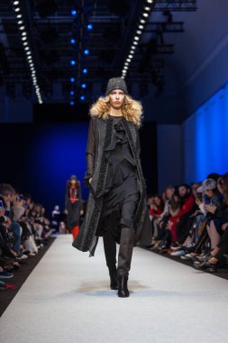 Pascal darı sonbahar/kış 2017 Show'da model