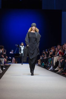 Pascal darı sonbahar/kış 2017 Show'da model