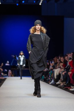 Pascal darı sonbahar/kış 2017 Show'da model