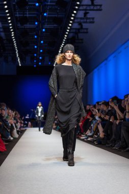 Pascal darı sonbahar/kış 2017 Show'da model