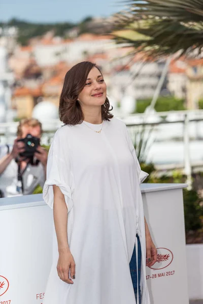 Marion Cotillard részt vesz a Cannes-i Filmfesztiválon — Stock Fotó