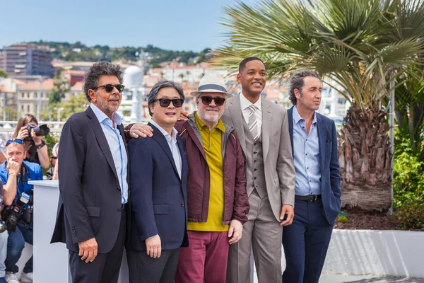 Photocall jury o 70-rocznego festiwalu filmowym w Cannes — Zdjęcie stockowe