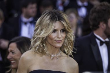 Alice Gala Cannes'da açarak Taglioni