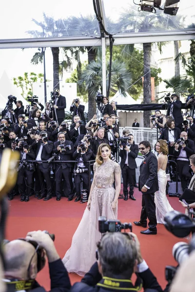 Clotilde Courau öppna Gala i Cannes — Stockfoto