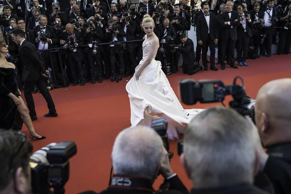 Elle Fanning Cannes'da Gala açılış — Stok fotoğraf