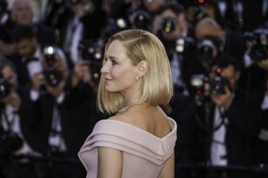 Uma Thurman Cannes Film Festivali'nde