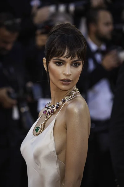 Emily Ratajkowski at Opening Gala in Cannes — Stock Photo, Image