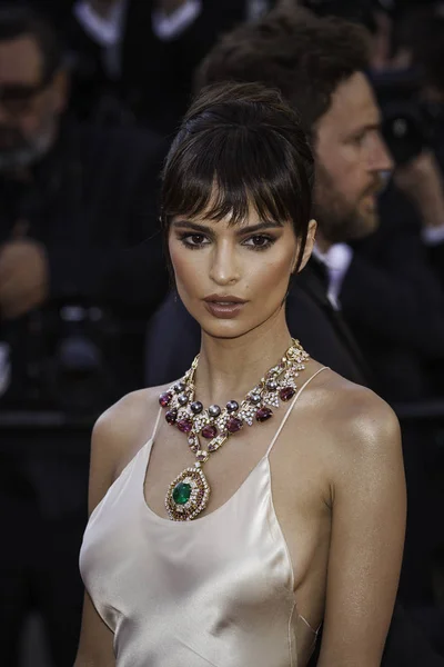 Emily Ratajkowski at Opening Gala in Cannes — Stock Photo, Image