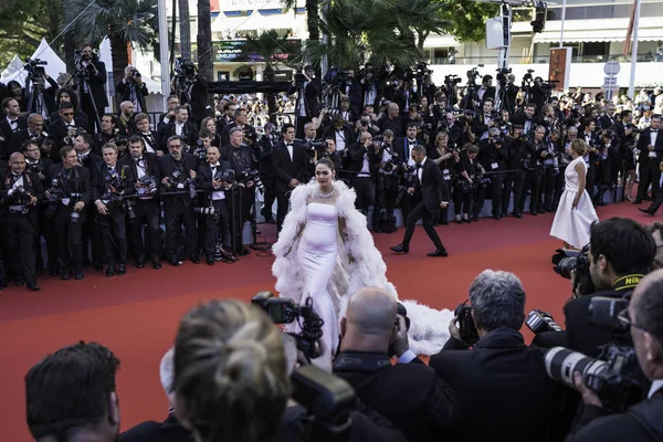 Chompoo Araya na otevření Gala v Cannes — Stock fotografie