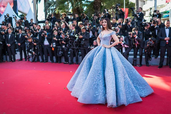 Aishwarya Rai attends Cannes Film Festival — Stock Photo, Image