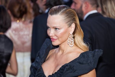 Pamela Anderson Cannes Film Festivali katılır