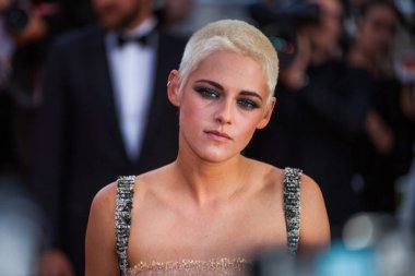 Kristen Stewart Cannes Film Festivali 'ne katıldı