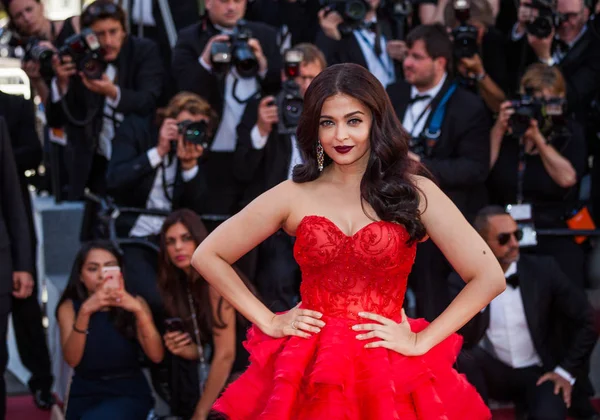 Aishwarya Rai attends Cannes Film Festival — Stock Photo, Image