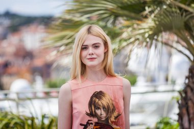  Elle Fanning Cannes Film Festivali'nde