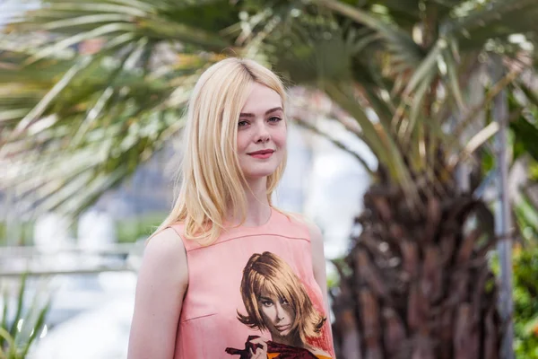 Elle Fanning Cannes Film Festivali'nde
