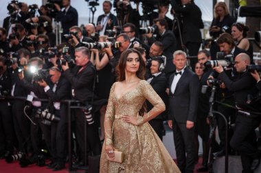 Aktris Sonam Kapoor Cannes Film Festivali'nde