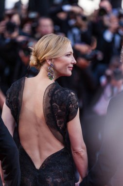 Cannes, Fransa - 09 Mayıs 2018: Cate Blanchet 'Herkes bilir (Todos Lo Saben)' ile taranması ve açılış galası 71 yıllık Cannes Film Festivali sırasında katılıyor