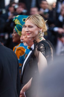 Cannes, Fransa - 09 Mayıs 2018: Cate Blanchet 'Herkes bilir (Todos Lo Saben)' ile taranması ve açılış galası 71 yıllık Cannes Film Festivali sırasında katılıyor