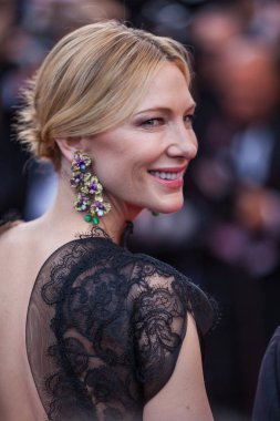 Cannes, Fransa - 09 Mayıs 2018: Cate Blanchet 'Herkes bilir (Todos Lo Saben)' ile taranması ve açılış galası 71 yıllık Cannes Film Festivali sırasında katılıyor
