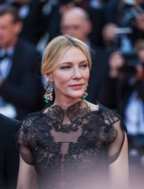 Cannes, Fransa - 09 Mayıs 2018: Cate Blanchet 'Herkes bilir (Todos Lo Saben)' ile taranması ve açılış galası 71 yıllık Cannes Film Festivali sırasında katılıyor