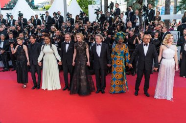 Cannes, Fransa - 09 Mayıs 2018: 'Herkes bilir (Todos Lo Saben)' 71 yıllık Cannes Film Festivali sırasında tarama katılıyor jüri üyeleri