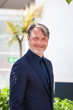 Cannes, Fransa - 10 Mayıs 2018: Oyuncu Mads Mikkelsen katılıyor photocall 71 yıllık Cannes Film Festivali, Palais des Festivals 'Arctic' için