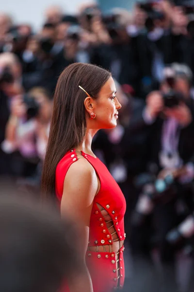 Cannes França Maio 2018 Modelo Irina Shayk Assistindo Exibição Sorry — Fotografia de Stock