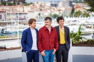 Cannes, Fransa - 11 Mayıs 2018: Pierre Deladonchamps, Christophe Honoré ve Vincent Lacoste üzgünüm Angel (Plaire, Aimer Et Courir Vite) Photocall 71 yıllık Cannes Film Festivali sırasında katılmak