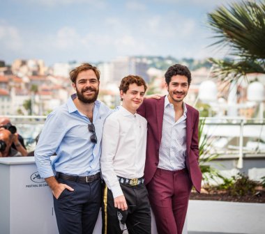 Cannes, Fransa - 11 Mayıs 2018: Peter Lanzani, Lorenzo Ferro ve Chino photocall 'İçin El melek' 71 yıllık Cannes Film Festivali sırasında katılmak Darin