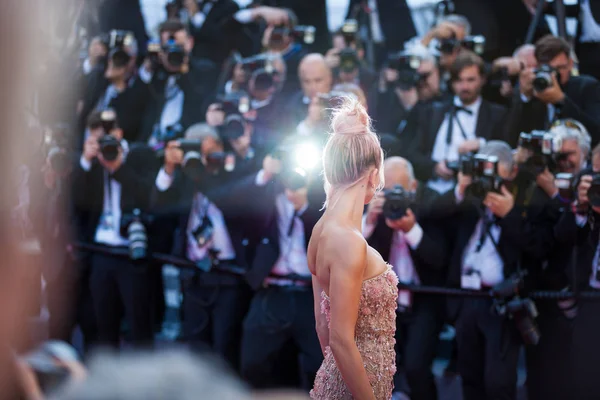 Cannes Frankrike Maj 2018 Hailey Baldwin Delta Screening Flickor Solen — Stockfoto