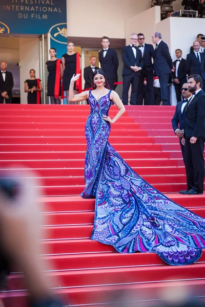 Cannes Fransa Mayıs 2018 Aishwarya Rai Kızlar Güneşin Les Filles — Stok fotoğraf