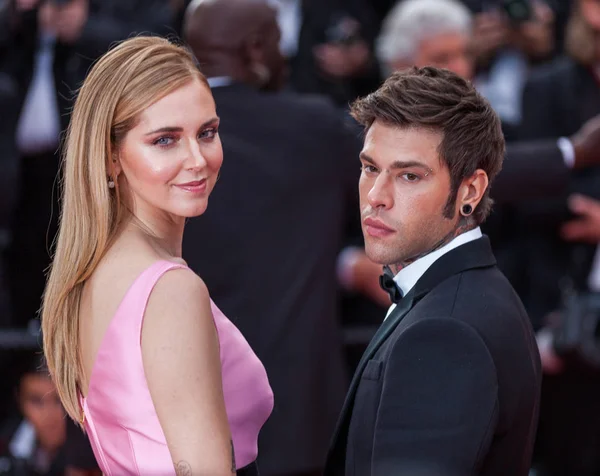 Cannes, Fransa - 13 Mayıs 2018: Chiara Ferragni ve Federico Leonardo Lucia aka Fedez 'Lavabo ya da yüzmek (Le Grand Bain)' tarama 71 yıllık Cannes Film Festivali sırasında katılıyor