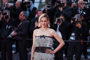 Cannes, Fransa - 13 Mayıs 2018: Marion Cotillard 'Lavabo ya da yüzmek (Le Grand Bain)' tarama 71 yıllık Cannes Film Festivali sırasında katılır