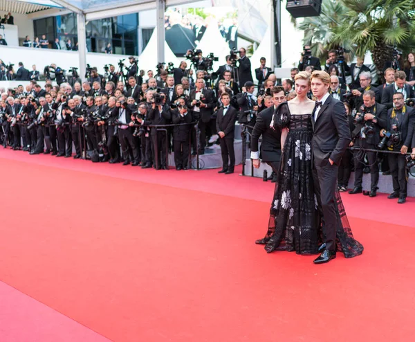Cannes Franciaország Május 2018 Ban Joe Alwyn Elizabeth Debicki Szűréseken — Stock Fotó